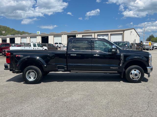 Certified 2024 Ford F350 Lariat w/ Lariat Ultimate Package AWD/4WD image 2