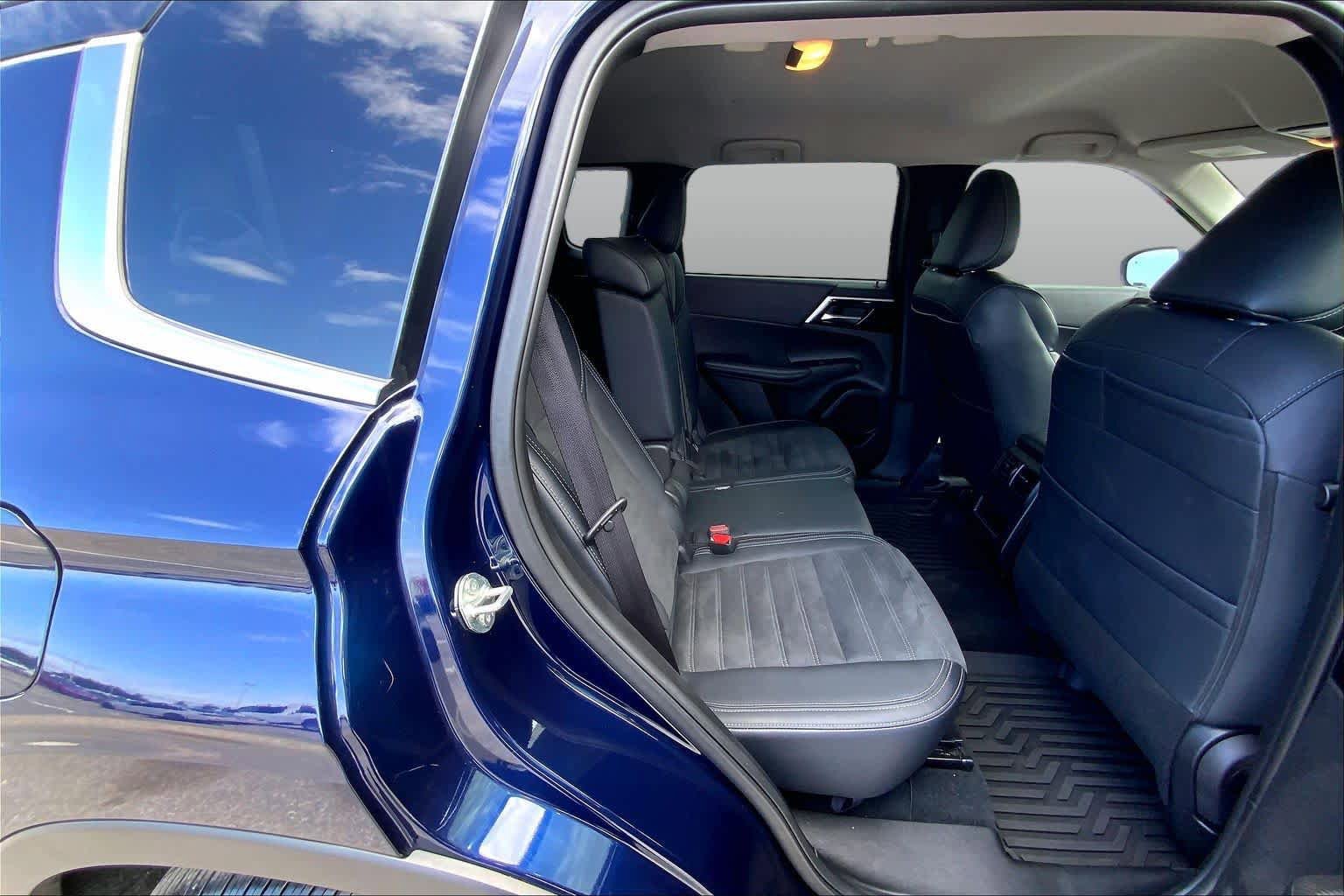 Used 2024 Mitsubishi Outlander SE FWD image 19