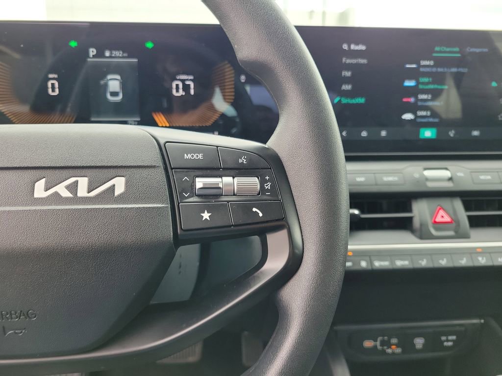 Used 2025 Kia K4 LXS image 26