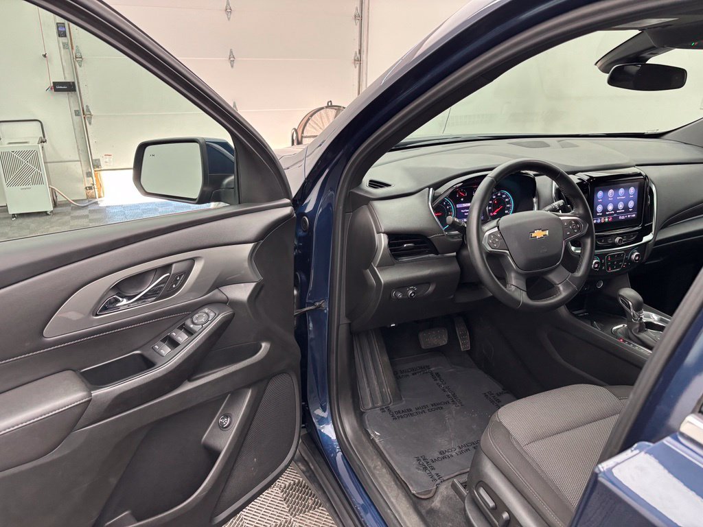 Used 2023 Chevrolet Traverse LT AWD/4WD image 18