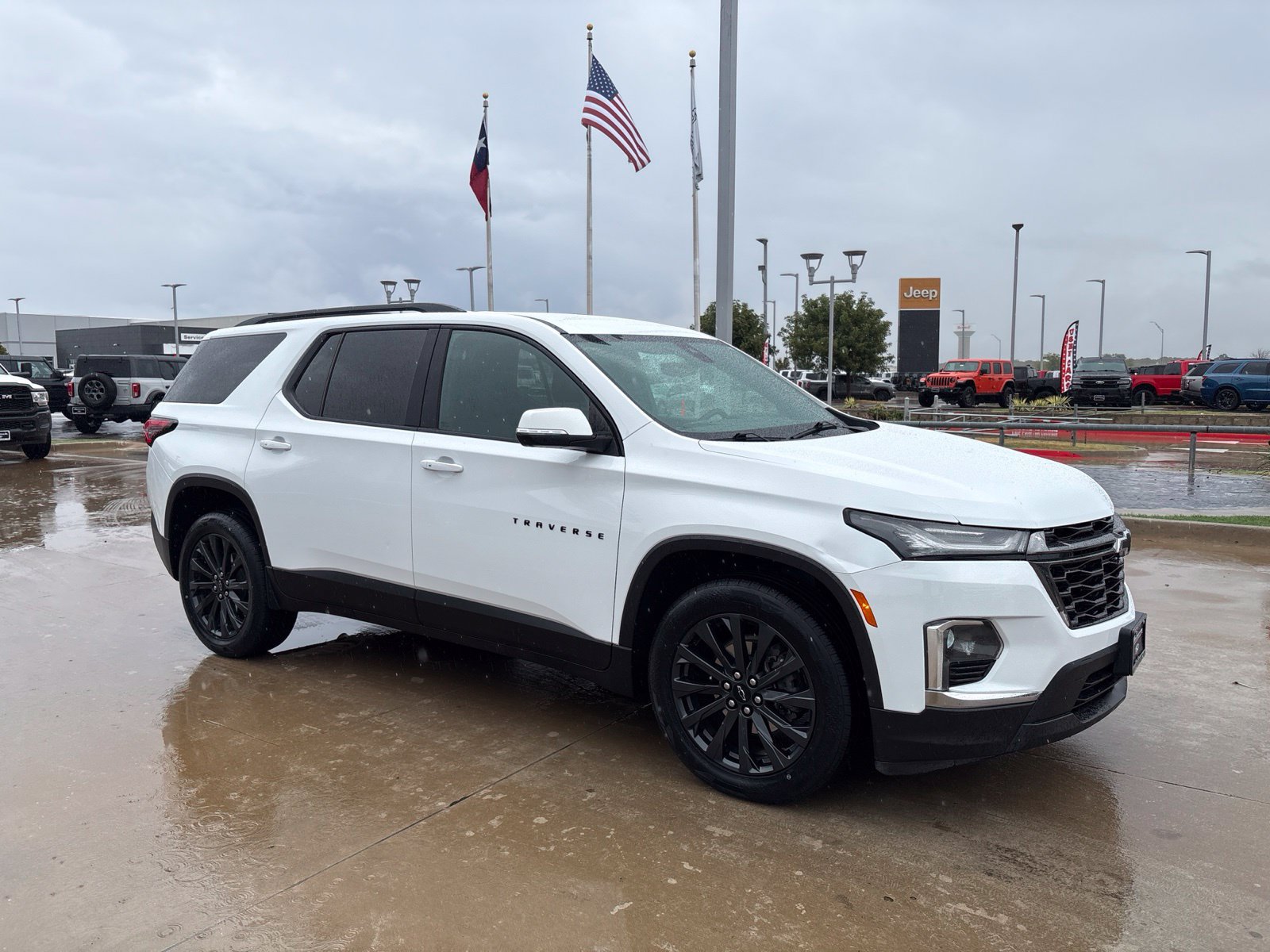Used 2024 Chevrolet Traverse RS FWD image 19