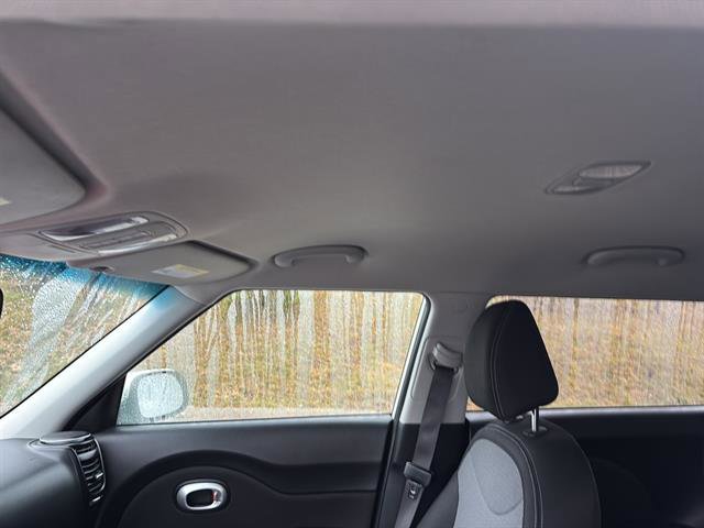 Used 2018 Kia Soul + image 15
