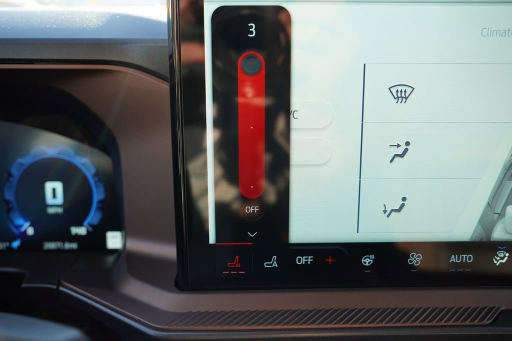 Certified 2025 Ford Bronco Sport Outer Banks w/ Outer Banks Tech Package+ AWD/4WD image 28