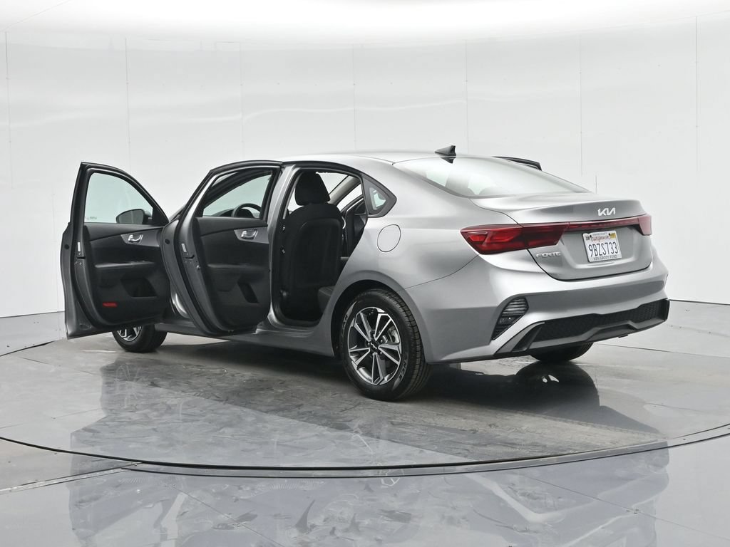 Used 2022 Kia Forte LXS FWD image 31