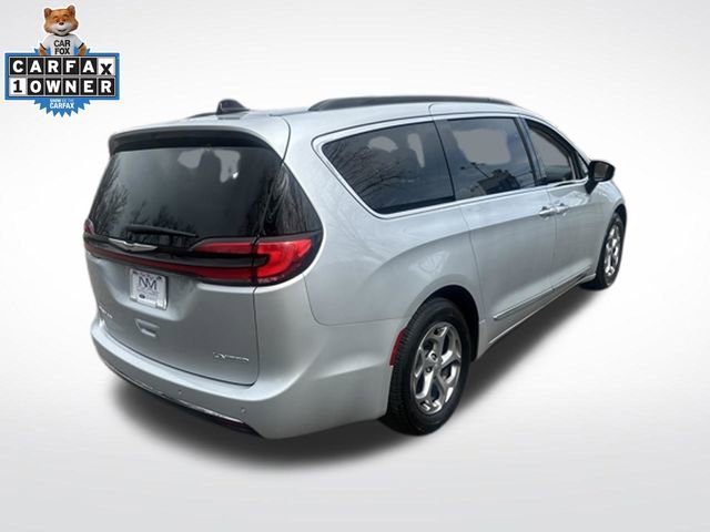 Used 2023 Chrysler Pacifica Limited FWD image 9