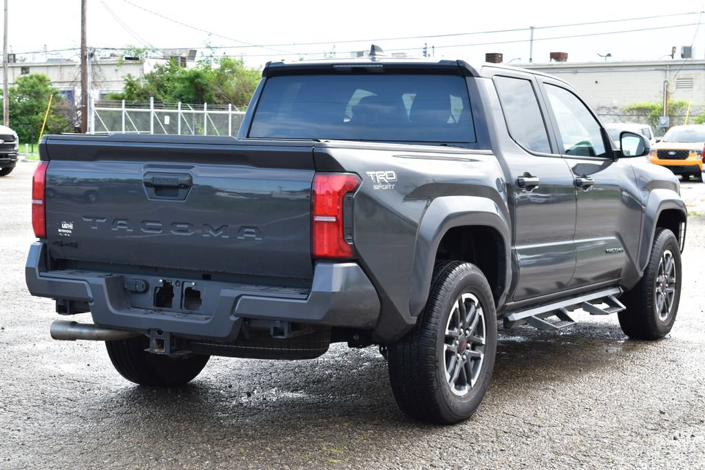 Used 2025 Toyota Tacoma TRD Sport AWD/4WD image 4