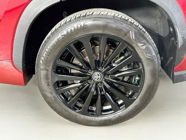Used 2023 Toyota Highlander XSE FWD image 8
