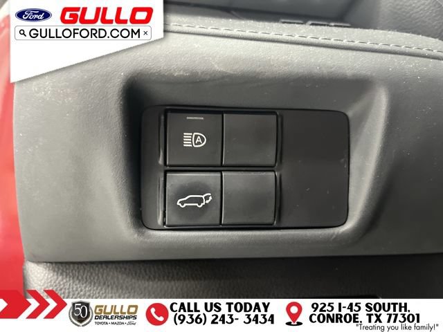 Used 2022 Toyota Highlander XLE FWD image 19
