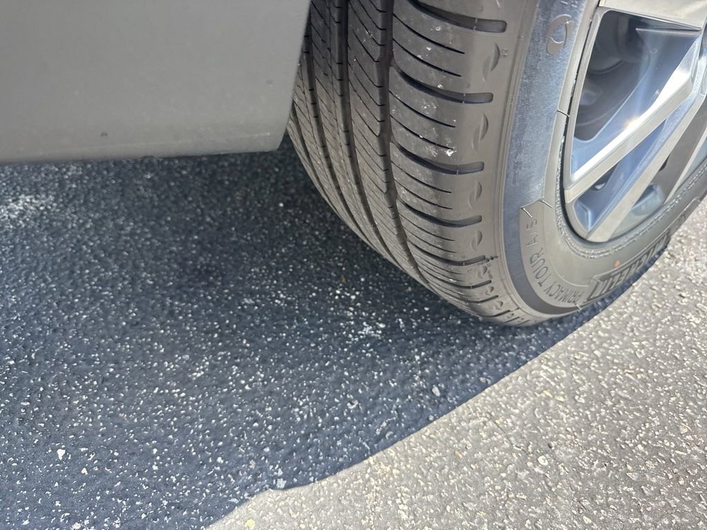 Used 2024 Chevrolet Equinox Premier FWD image 16