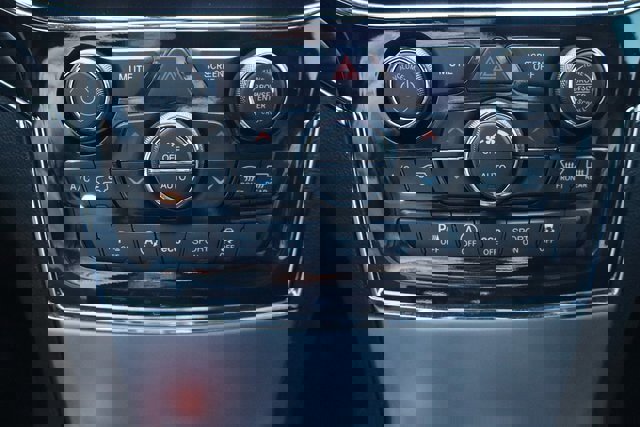 Used 2021 Jeep Grand Cherokee Limited image 23