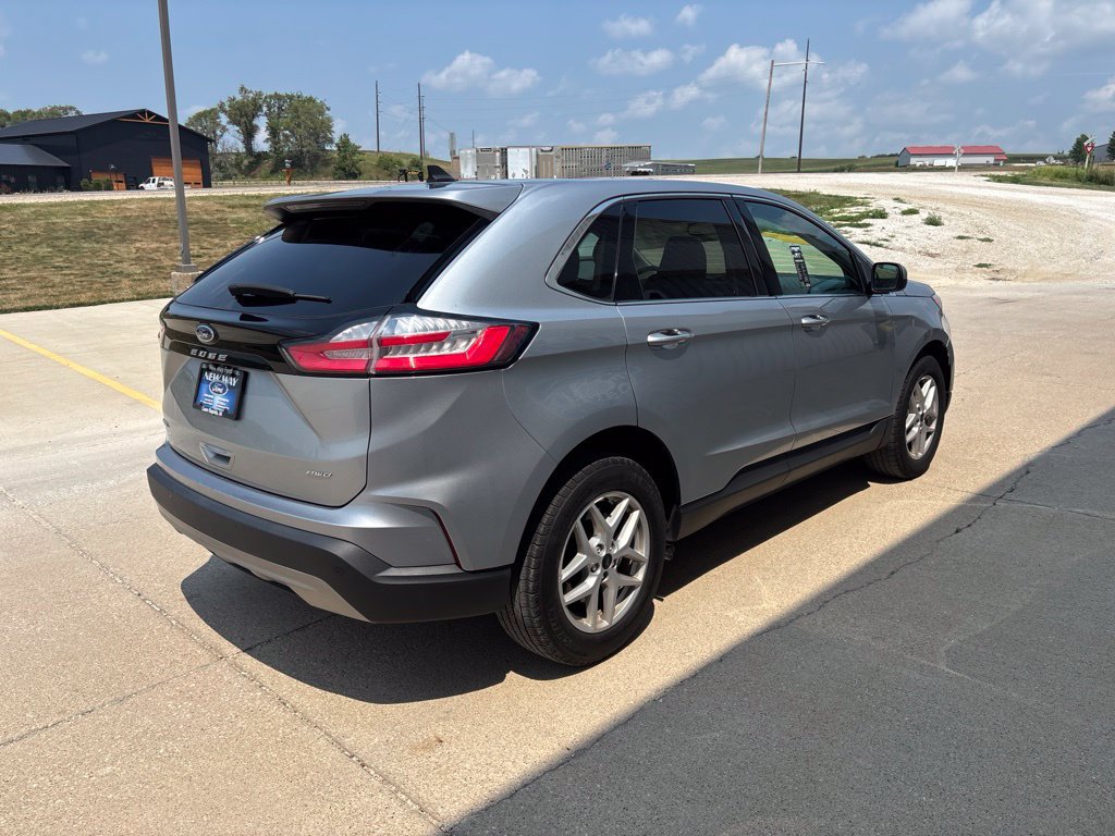 Certified 2023 Ford Edge SEL w/ Convenience Package AWD/4WD image 4
