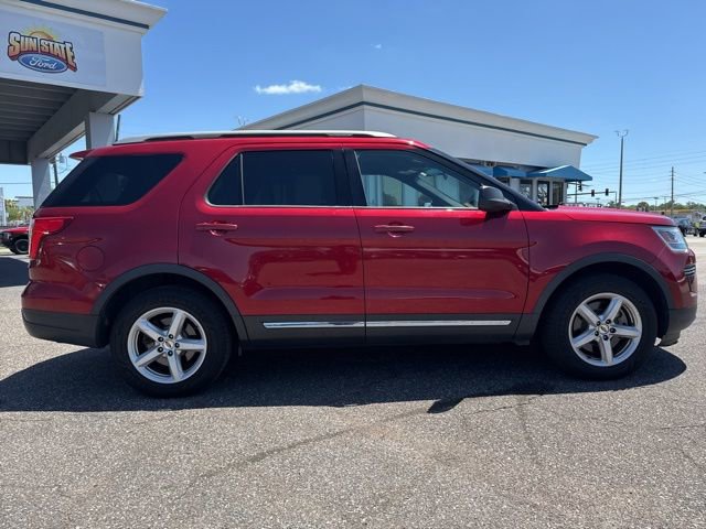 Certified 2019 Ford Explorer XLT FWD image 4