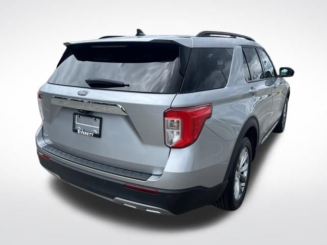 Certified 2023 Ford Explorer XLT w/ Equipment Group 202A RWD image 9