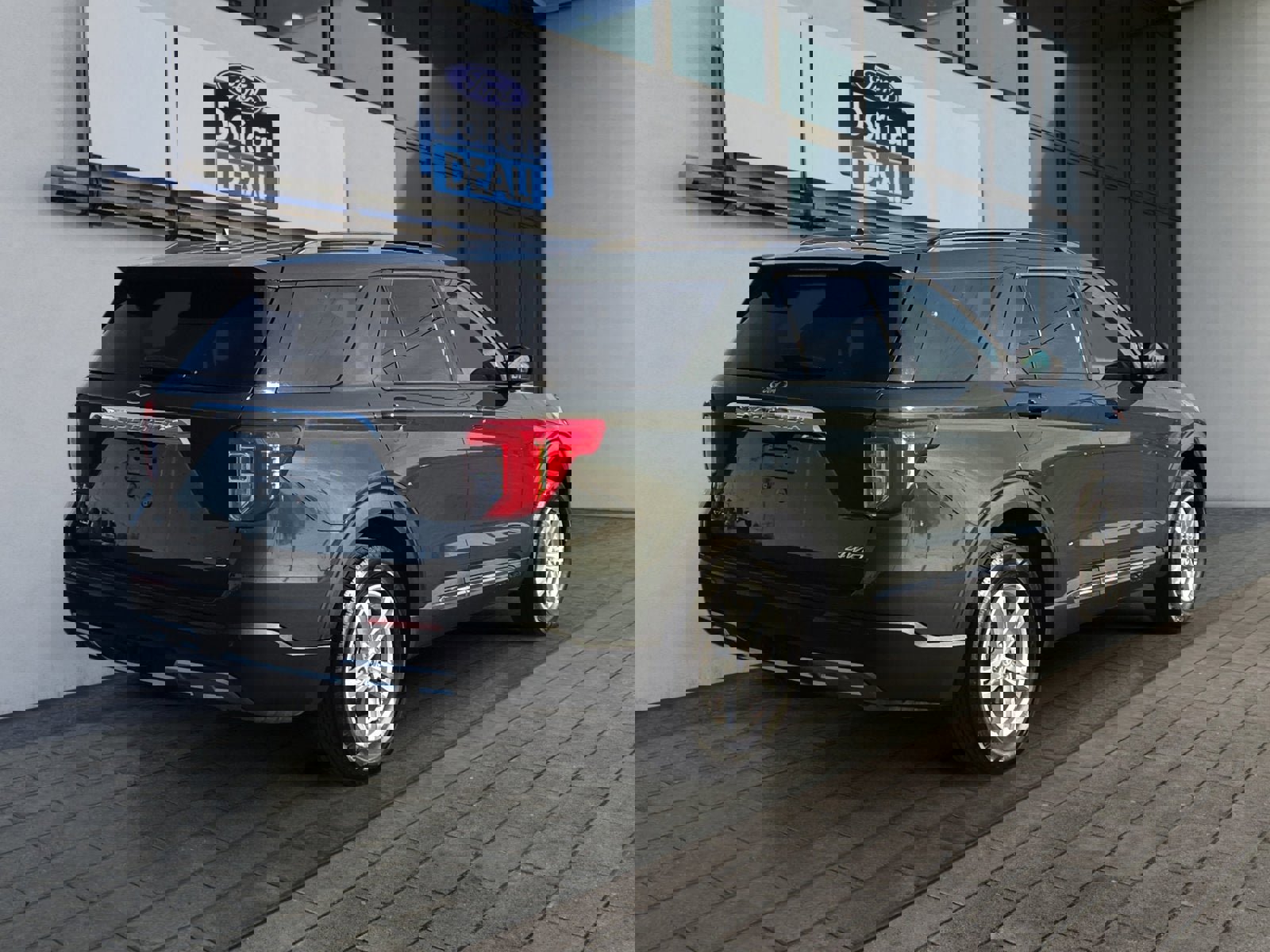 Certified 2023 Ford Explorer XLT w/ Equipment Group 202A image 5