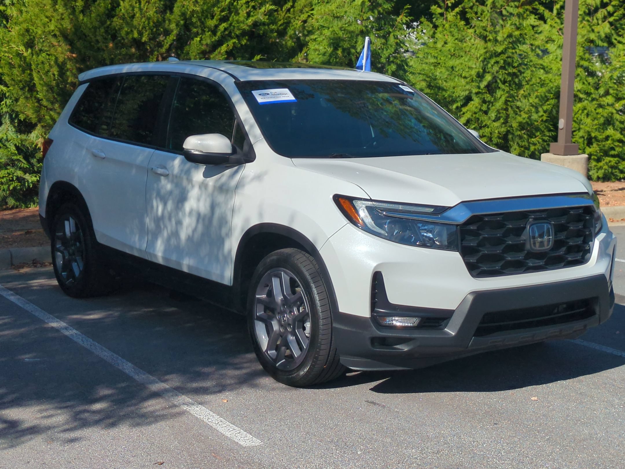 Used 2022 Honda Passport EX-L image 2