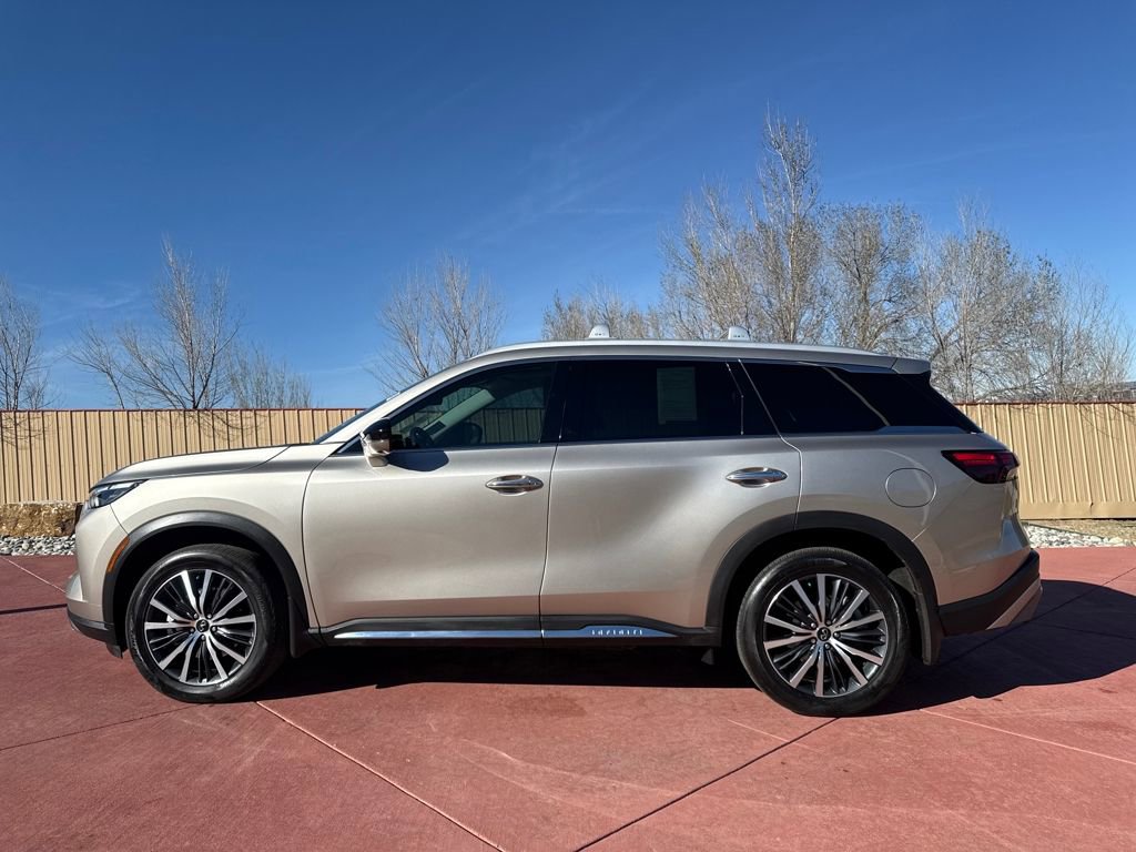 Used 2025 INFINITI QX60 Sensory w/ Vision Package image 4