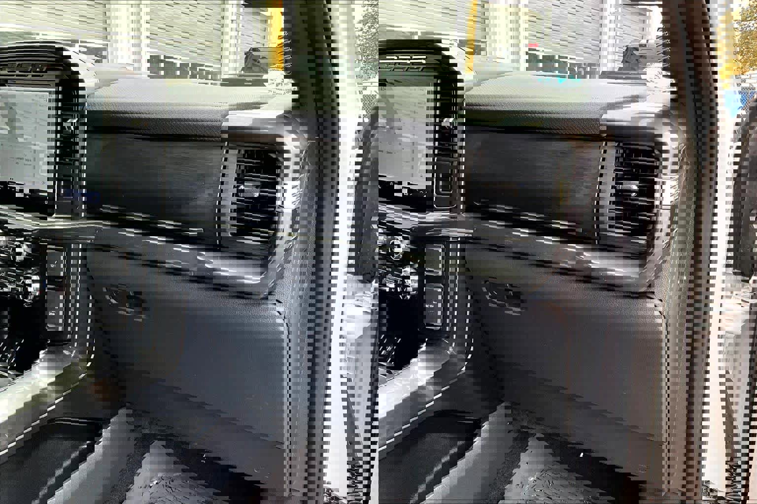 Certified 2022 Ford F150 XLT w/ Equipment Group 302A High image 18