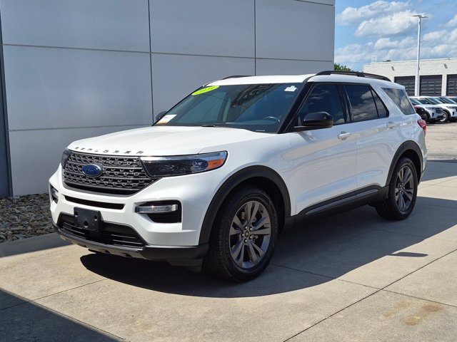 Certified 2023 Ford Explorer XLT w/ Equipment Group 202A RWD image 8