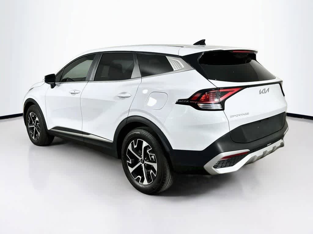 Used 2025 Kia Sportage EX FWD image 3
