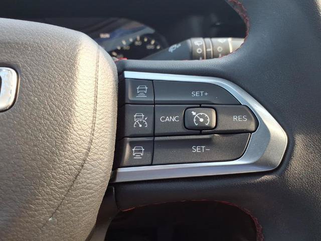 Used 2024 Jeep Compass Trailhawk AWD/4WD image 15