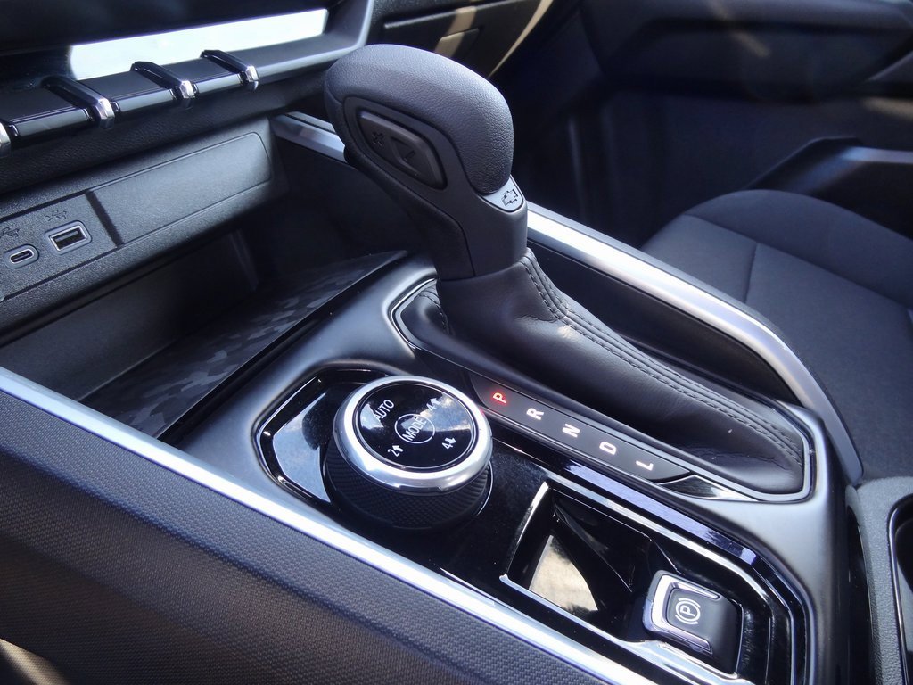 Used 2023 Chevrolet Colorado Trail Boss w/ Technology Package image 12