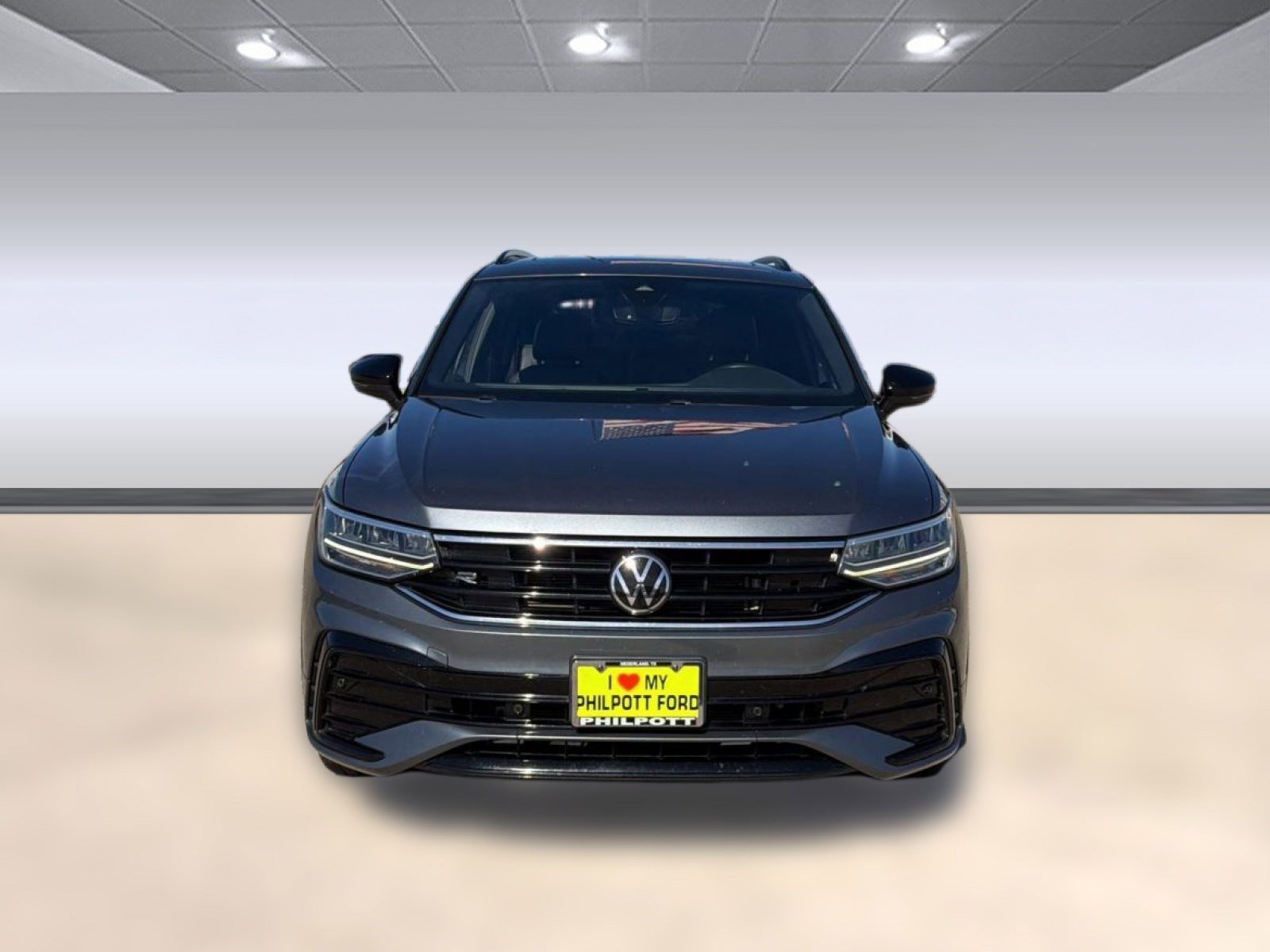 Used 2023 Volkswagen Tiguan SE R-Line image 5