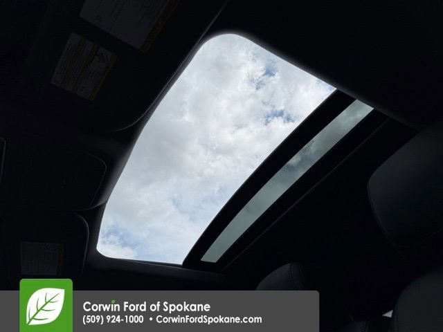 Certified 2025 Ford F350 Lariat w/ Camper Package AWD/4WD image 34