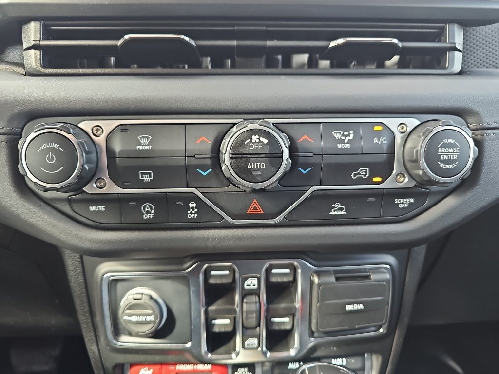 Used 2025 Jeep Wrangler Unlimited Rubicon AWD/4WD image 23