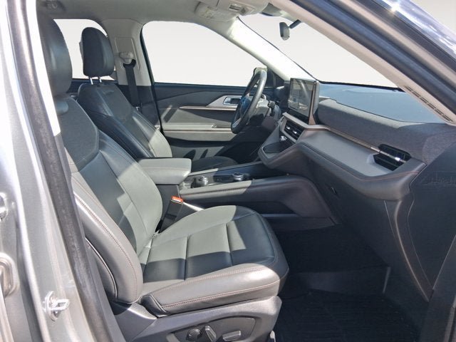 Certified 2025 Ford Explorer Active w/ Active Comfort Package AWD/4WD image 15