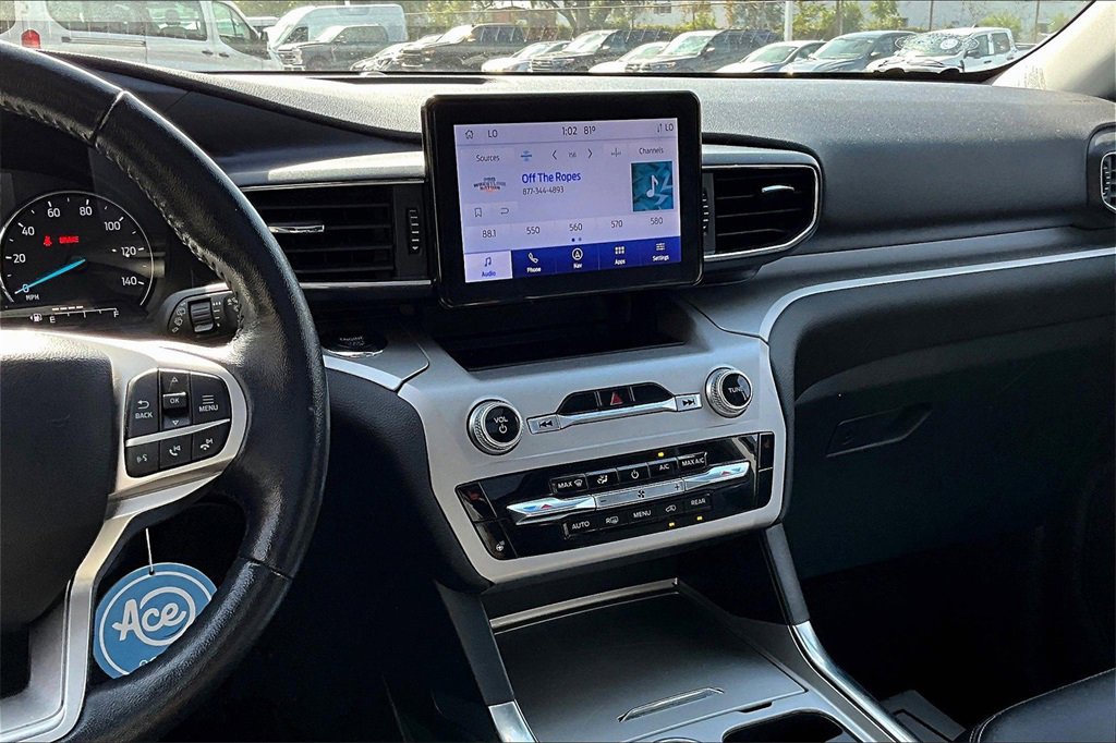 Certified 2022 Ford Explorer XLT w/ Equipment Group 202A image 6