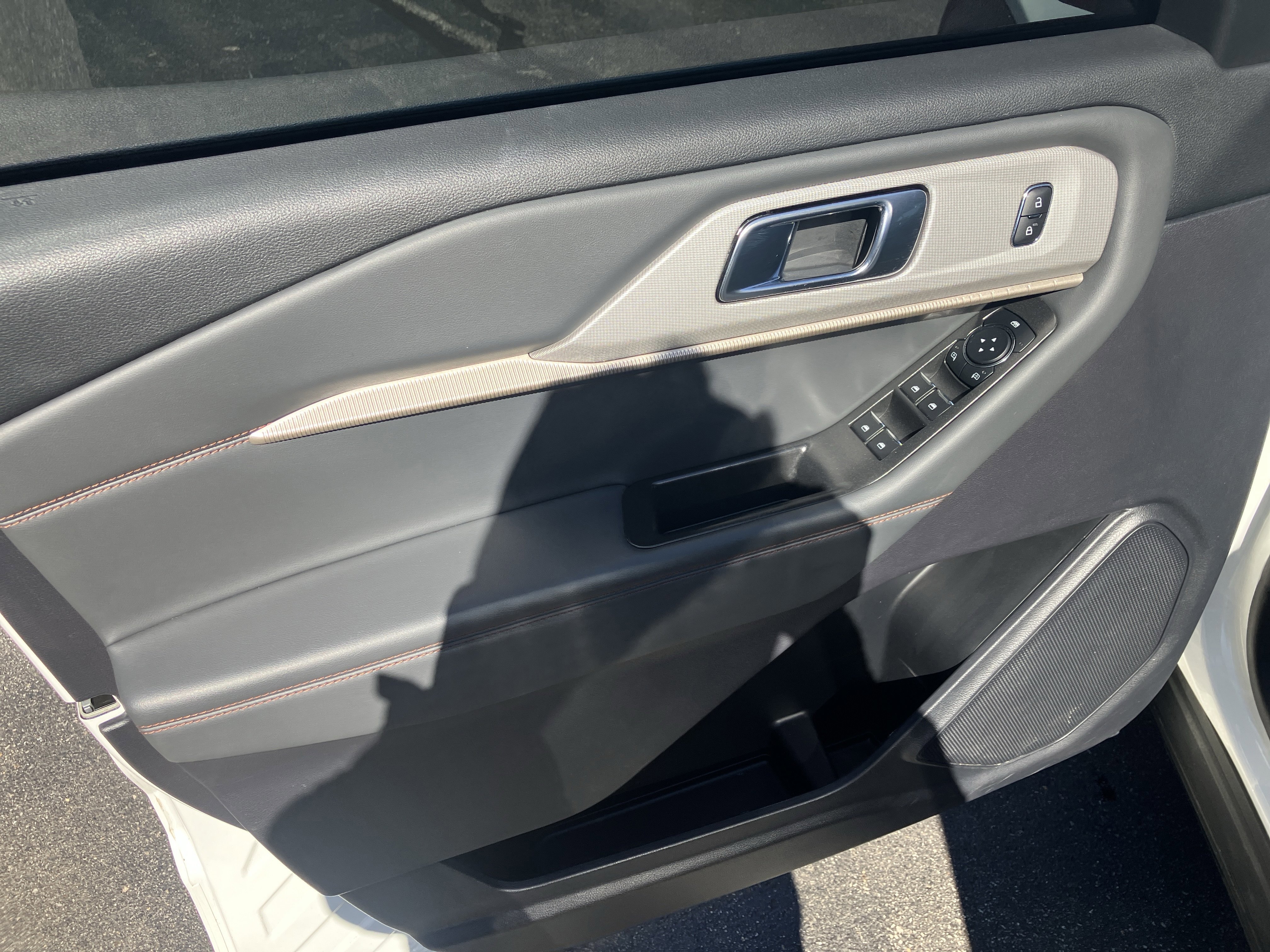 Certified 2025 Ford Explorer Active image 17