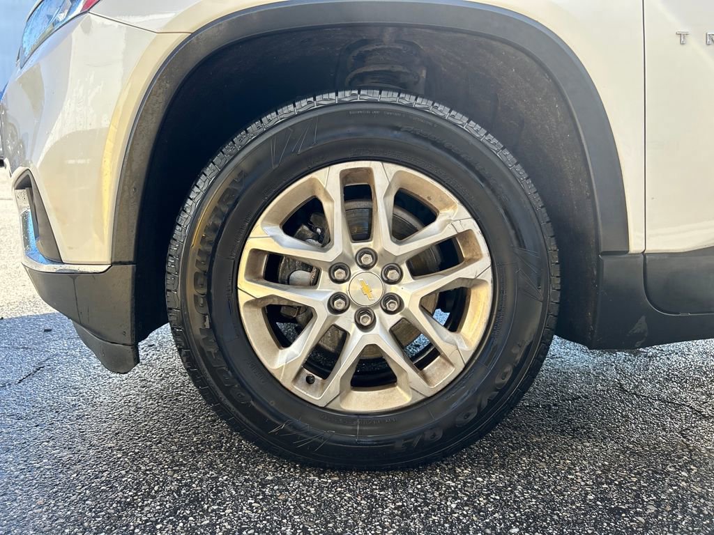 Used 2018 Chevrolet Traverse LT image 7