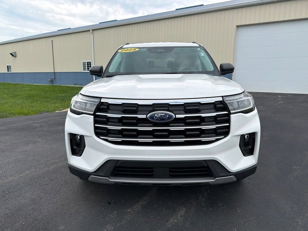 Certified 2025 Ford Explorer Active w/ Active Comfort Package AWD/4WD image 9