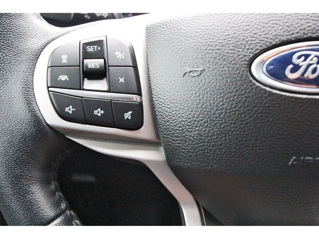 Certified 2023 Ford Explorer XLT w/ Equipment Group 202A RWD image 19