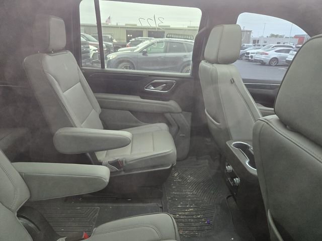 Used 2023 GMC Yukon XL SLT image 12