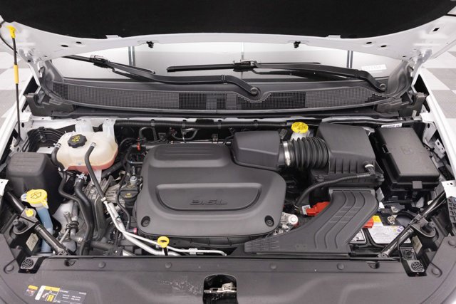 Used 2025 Chrysler Pacifica Select FWD image 18
