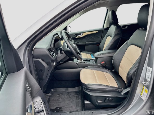 Certified 2022 Ford Escape Titanium w/ Titanium Elite Package AWD/4WD image 30