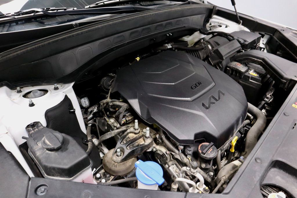 Used 2023 Kia Telluride EX w/ EX Captain's Chair Package image 19