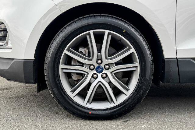 Certified 2022 Ford Edge Titanium AWD/4WD image 32