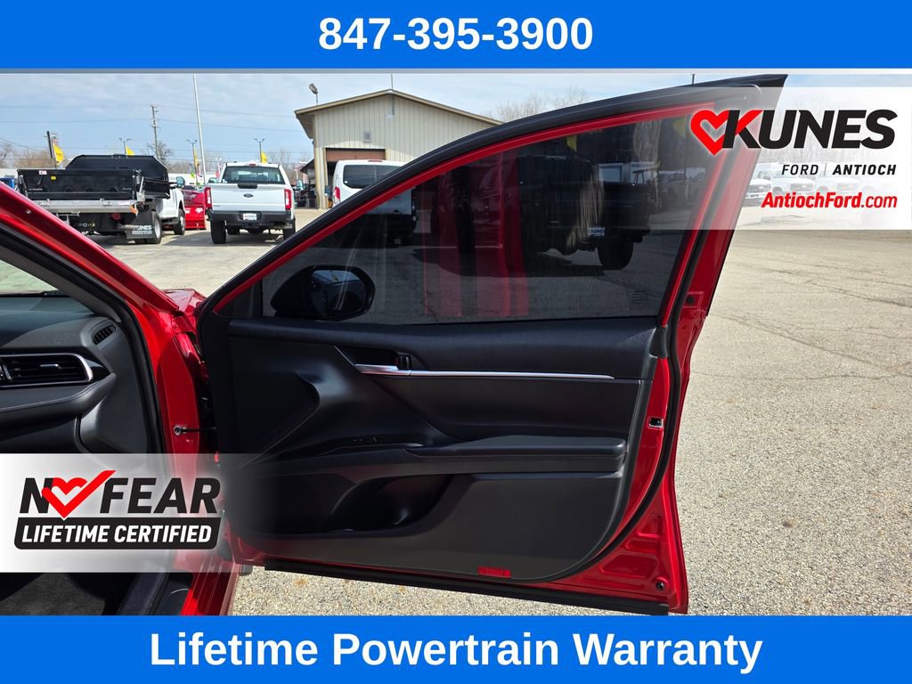 Used 2021 Toyota Camry SE w/ Cold Weather Package image 28