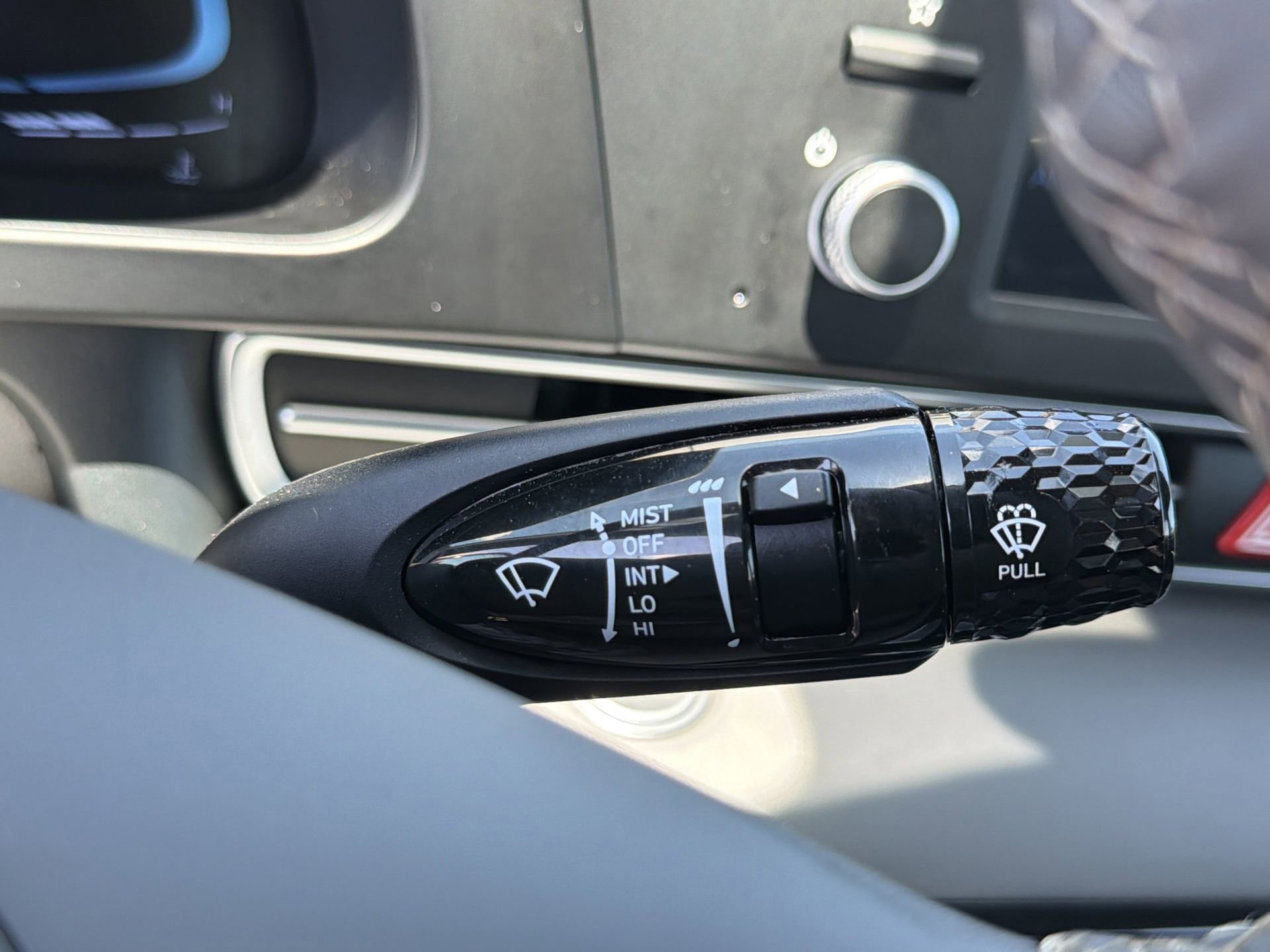 Used 2025 Hyundai Elantra Sport image 22