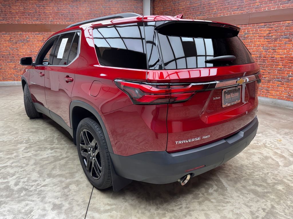 Used 2023 Chevrolet Traverse LT AWD/4WD image 2