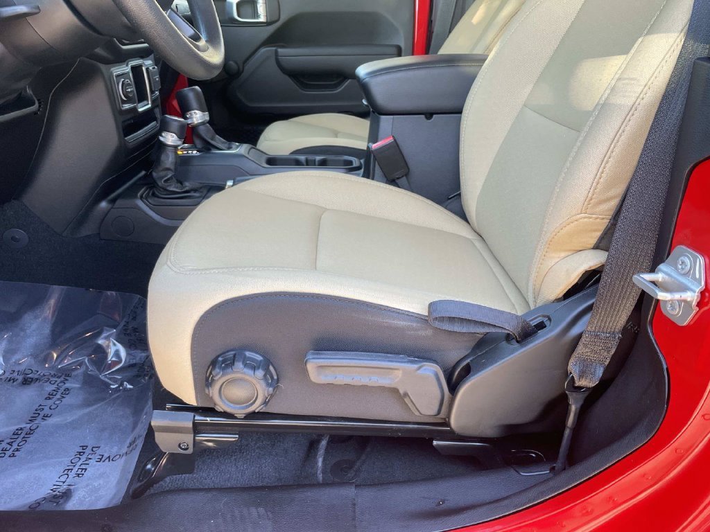 Used 2023 Jeep Wrangler Sport AWD/4WD image 16