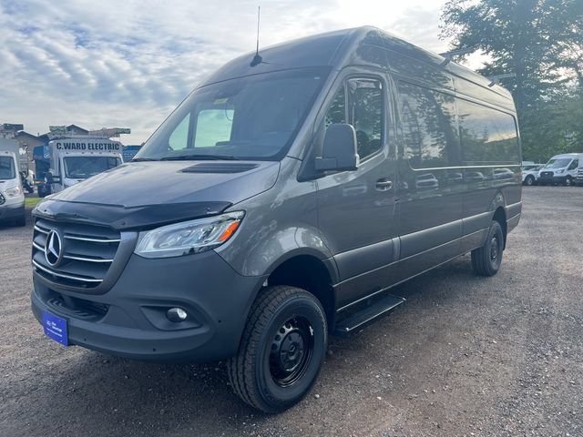 Used 2024 Mercedes-Benz Sprinter 2500 image 3