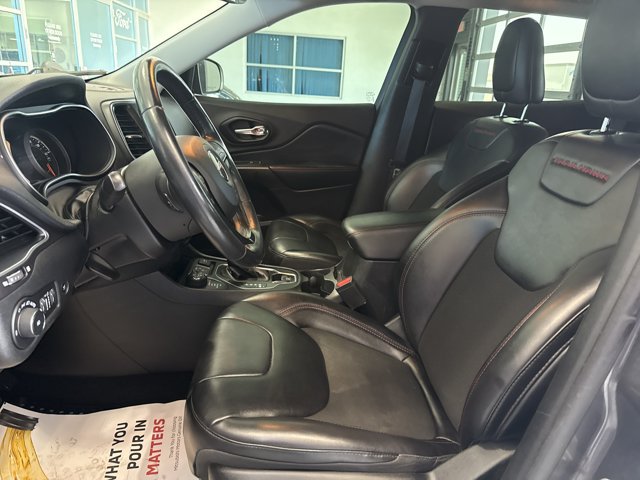Used 2021 Jeep Cherokee Trailhawk w/ Sun, Sound & Nav Group AWD/4WD image 7