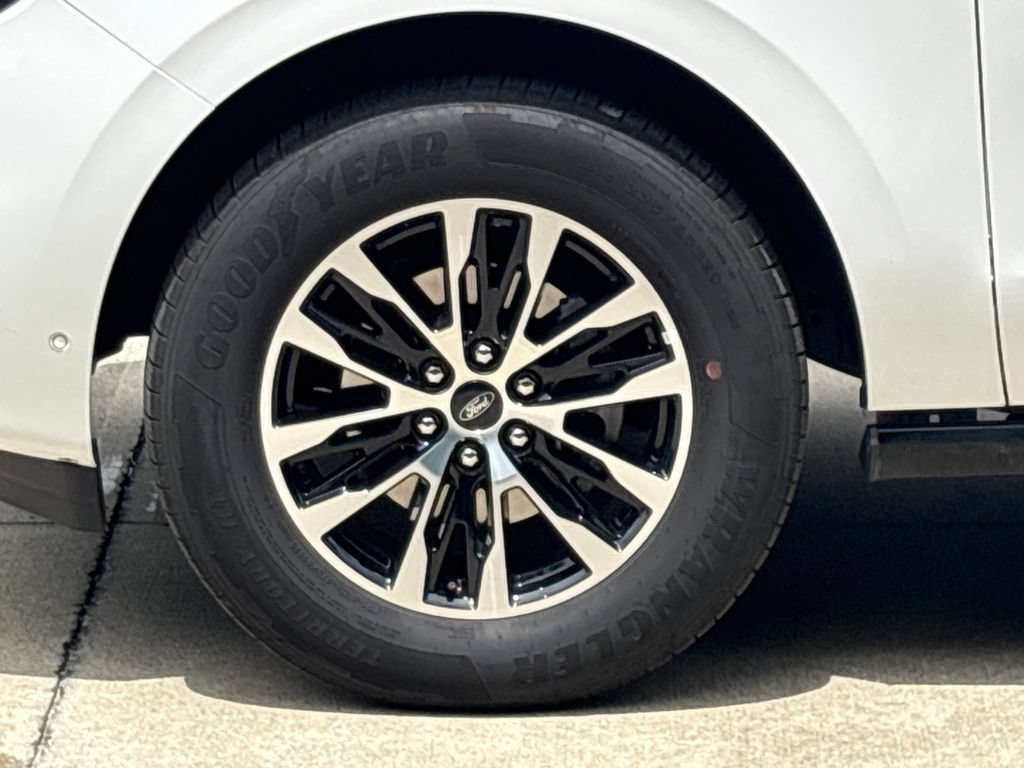 Certified 2025 Ford Expedition Max Platinum AWD/4WD image 12