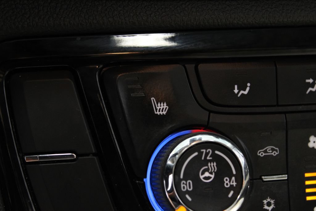 Used 2018 Buick Encore Essence w/ Experience Buick Package FWD image 33