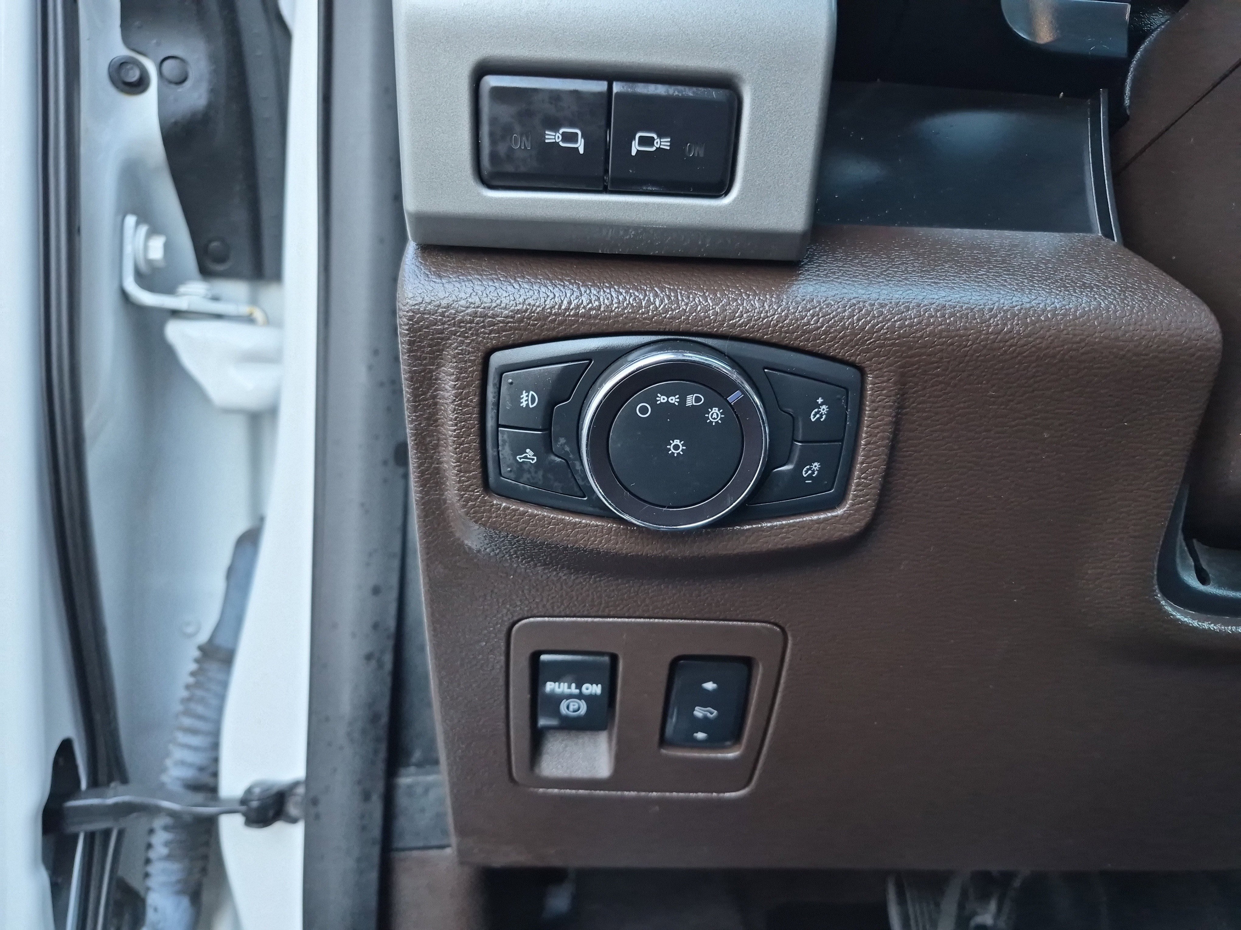 Certified 2018 Ford F150 King Ranch w/ Equipment Group 601A Luxury image 27