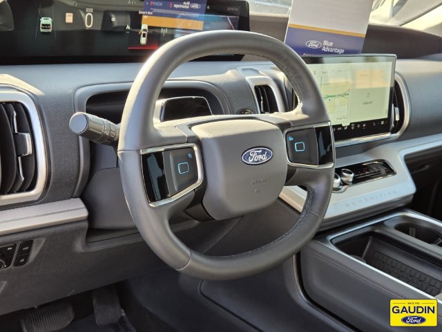 Certified 2025 Ford Expedition Active AWD/4WD image 19