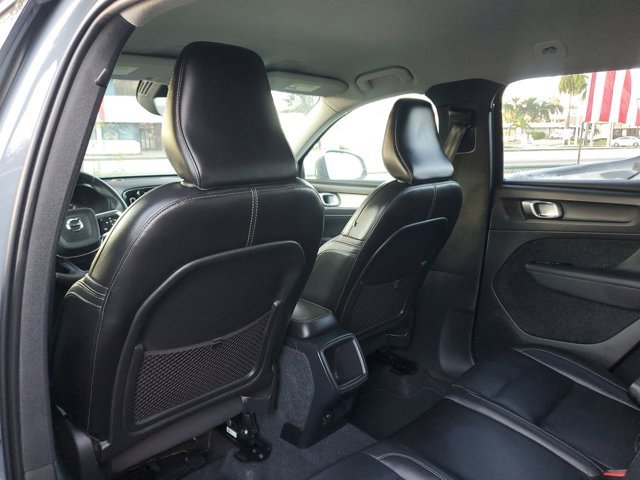 Used 2021 Volvo XC40 T5 Momentum w/ Protection Package Premier image 11